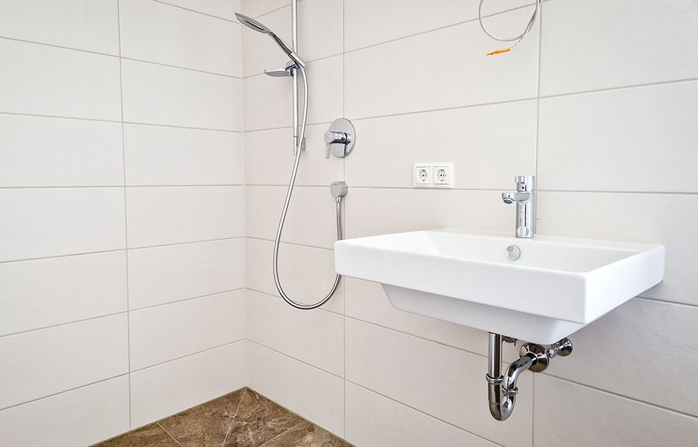 Exklusive Neubauwohnung: 3 Zimmer, hochwertige Ausstattung & große Süd-Ost-Terrasse – 9