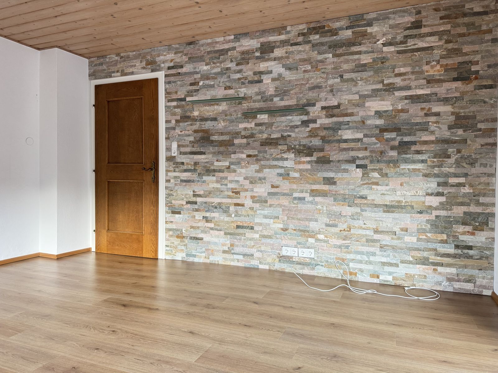 Großzügiges Einfamilienhaus in erhöhter Lage – Ideal für große Familien – 3