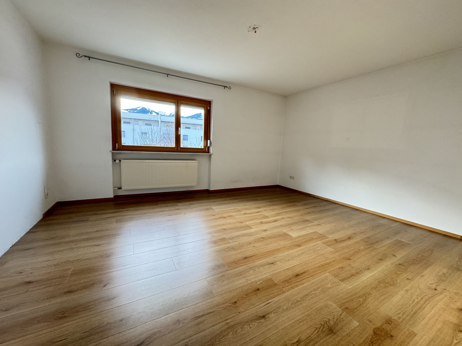 Großzügiges Einfamilienhaus in erhöhter Lage – Ideal für große Familien – 6