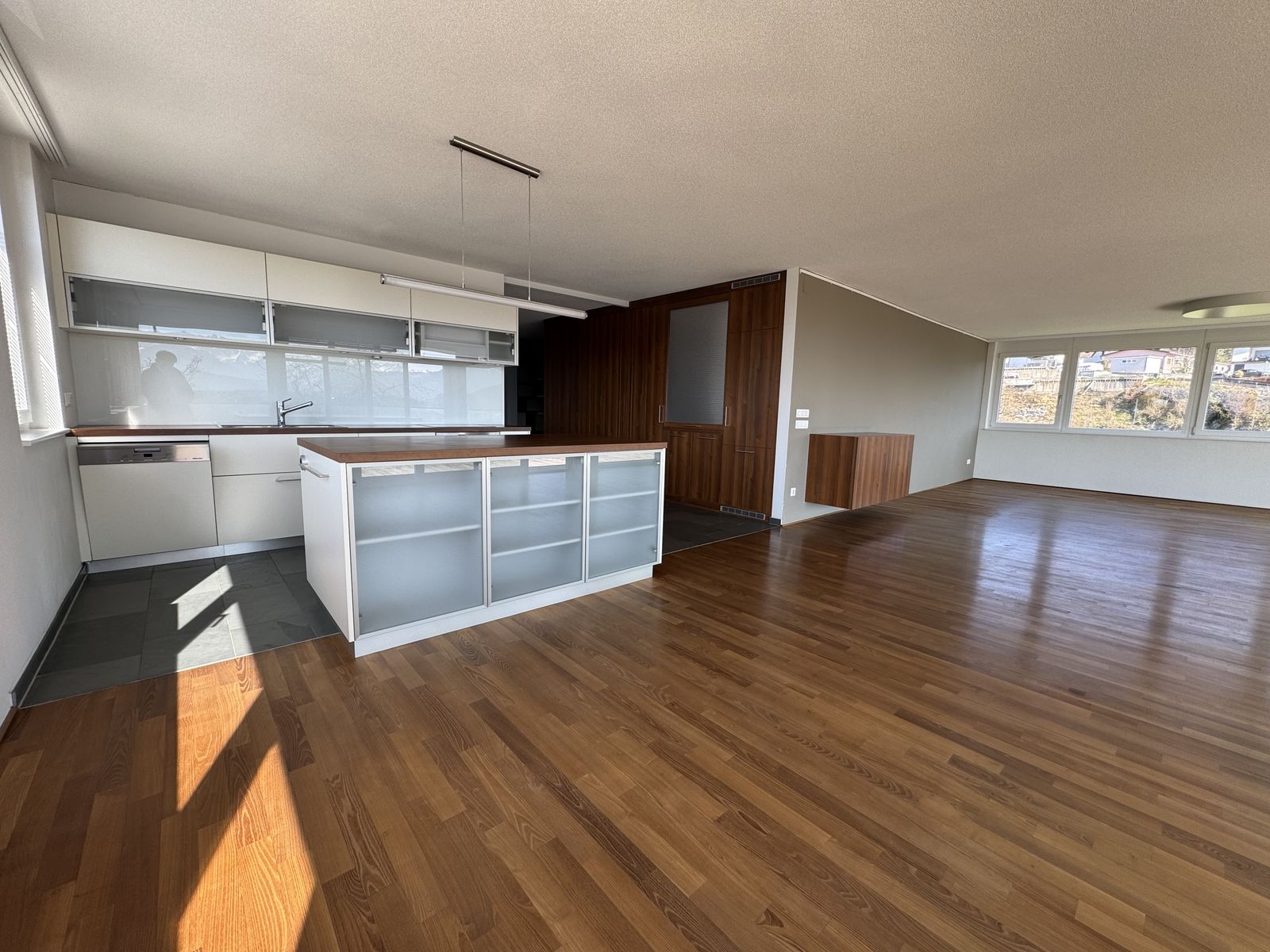 Ein Zuhause zum Ankommen - Exklusiver 4-Zimmerwohntraum mit Panoramablick in Ruhelage – 2