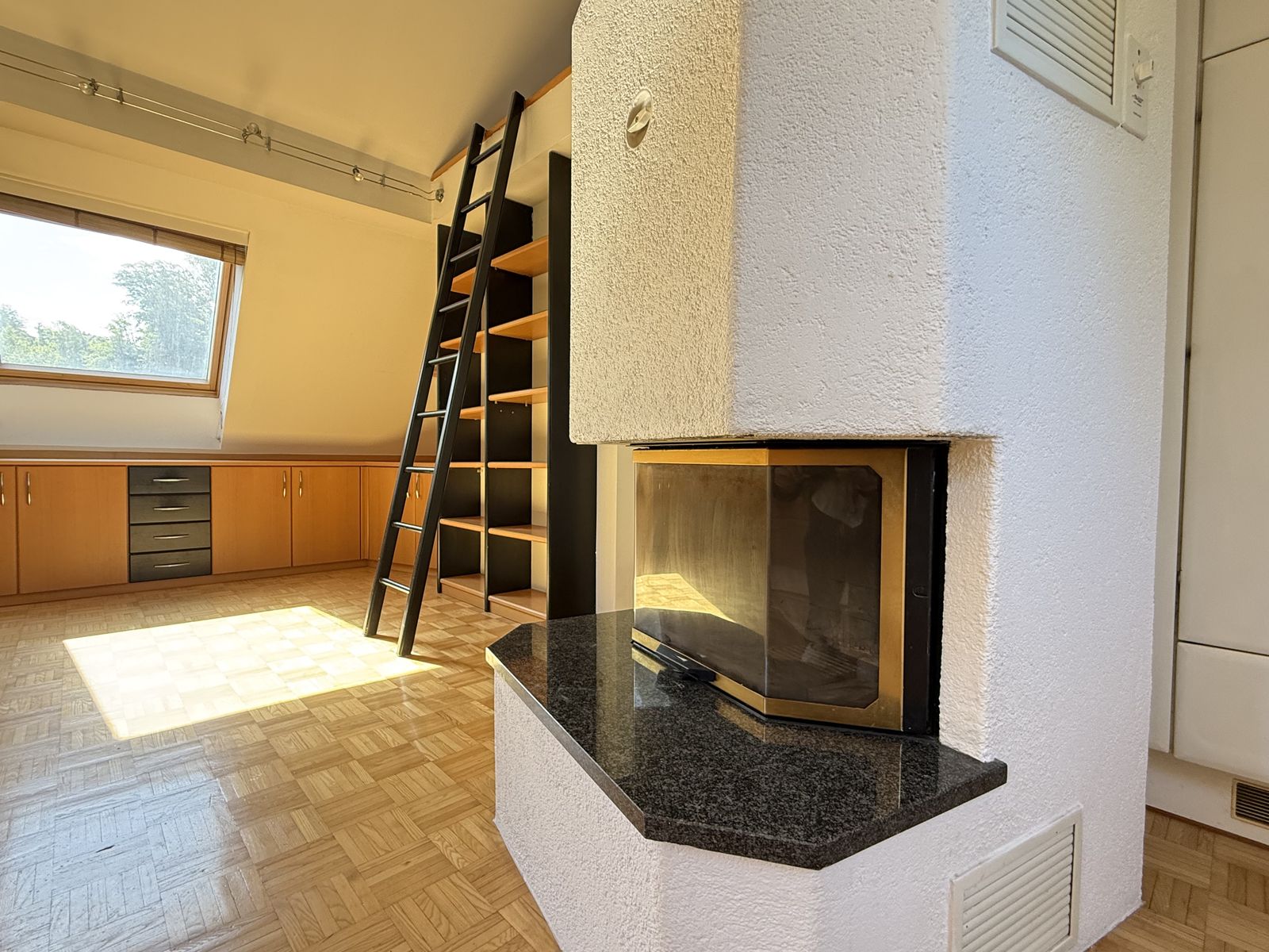 Gemütliche Dachgeschosswohnung in zentraler Lage – 8