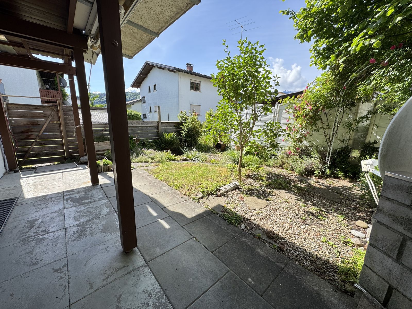 3-Zimmerwohnung im Reihenhausstil mit Garten & Garage in guter Lage – 2